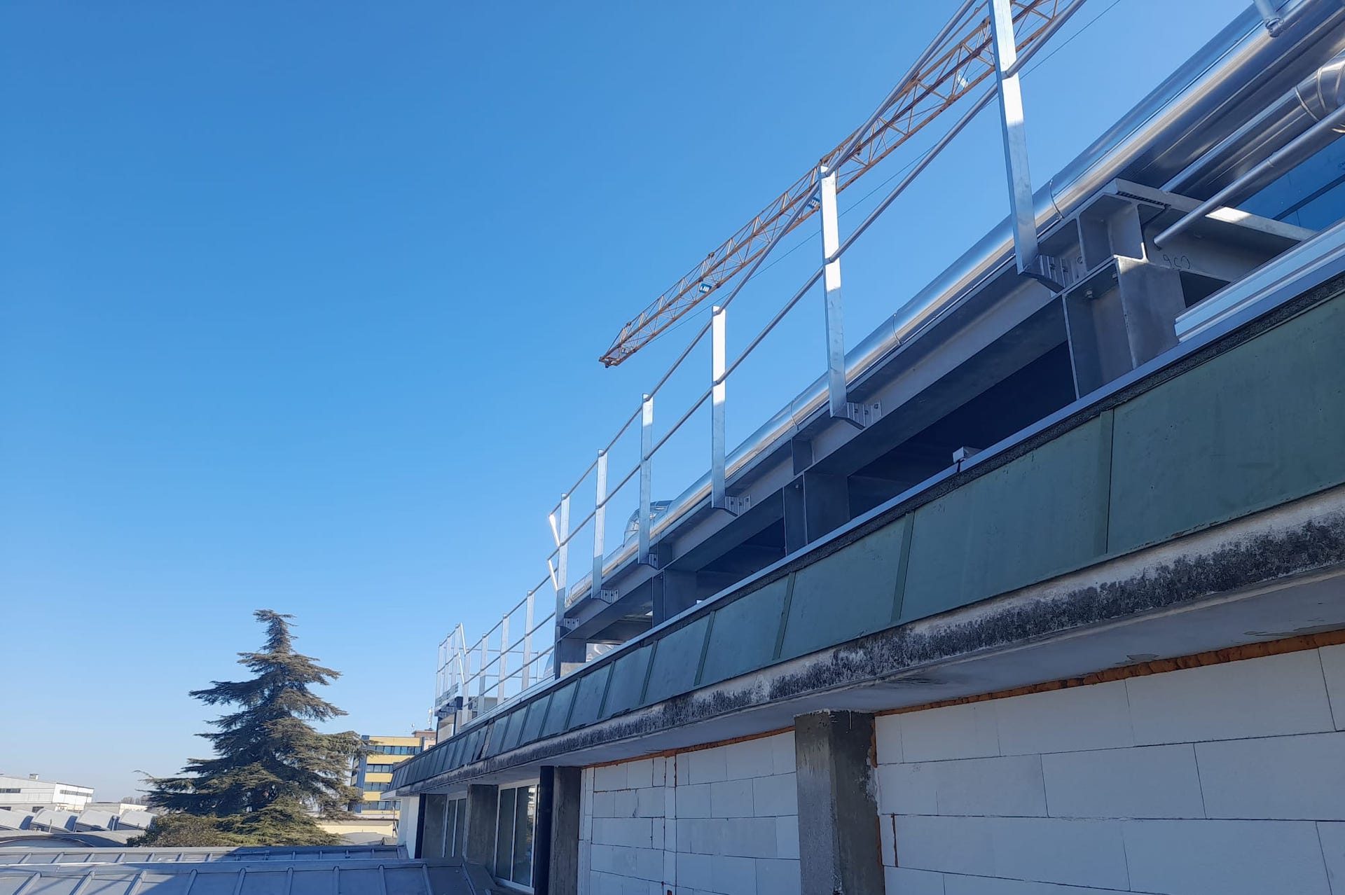 Parapetti UNI e NTC: perché sono fondamentali per la sicurezza